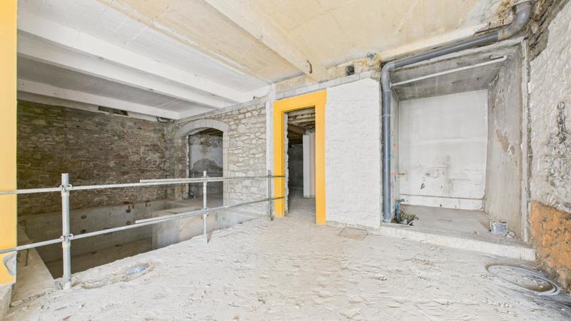 Maison - 320 m² - 10 pièces