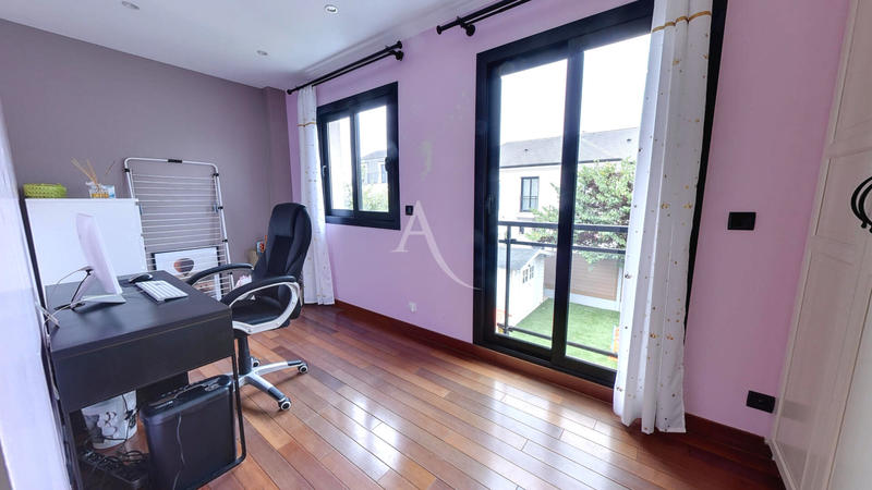 Maison - 102 m² - 5 pièces