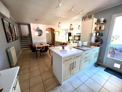 Maison - 93 m² - 5 pièces