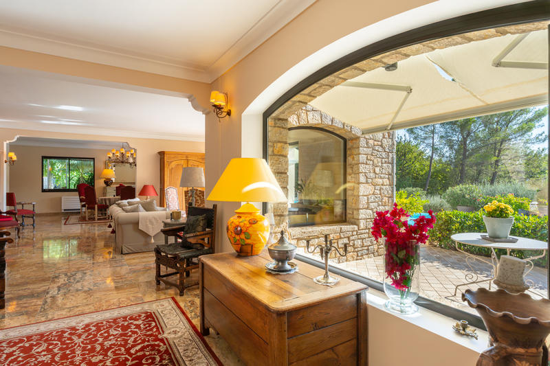 Villa - 300 m² - 8 pièces