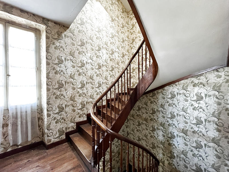 Maison - 264 m² - 13 pièces