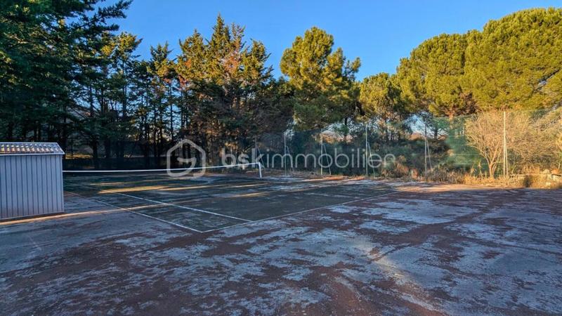 Maison - 320 m² - 8 pièces