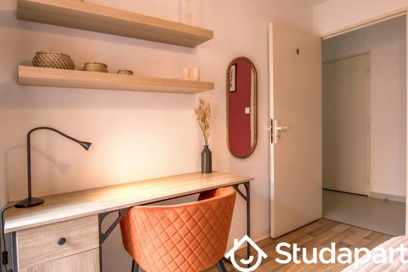 Chambre - 9 m² - 1 pièce