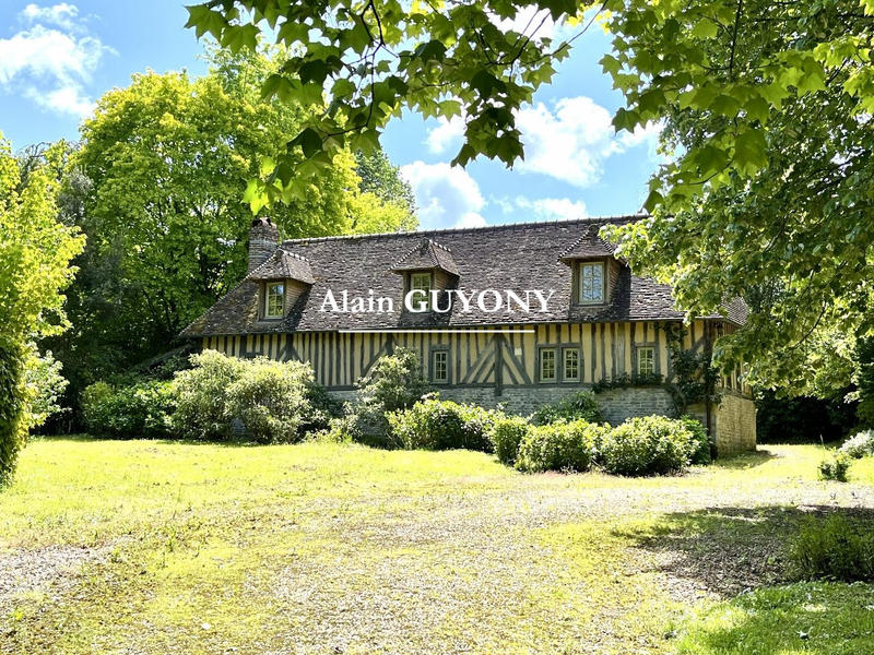 Maison - 875 m² - 25 pièces