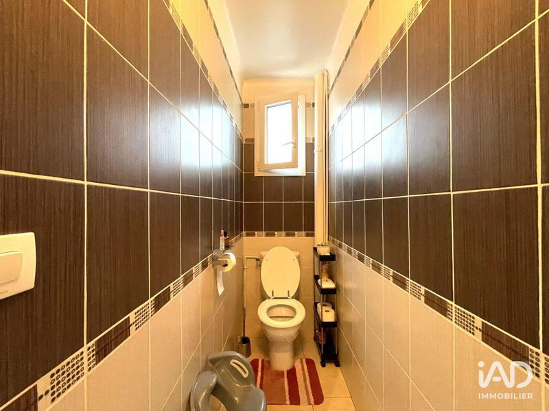 Maison - 233 m² - 7 pièces