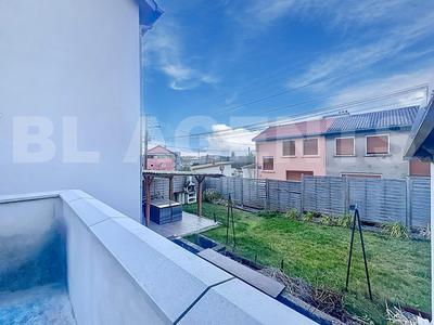 Maison jumelée - 69 m² - 5 pièces