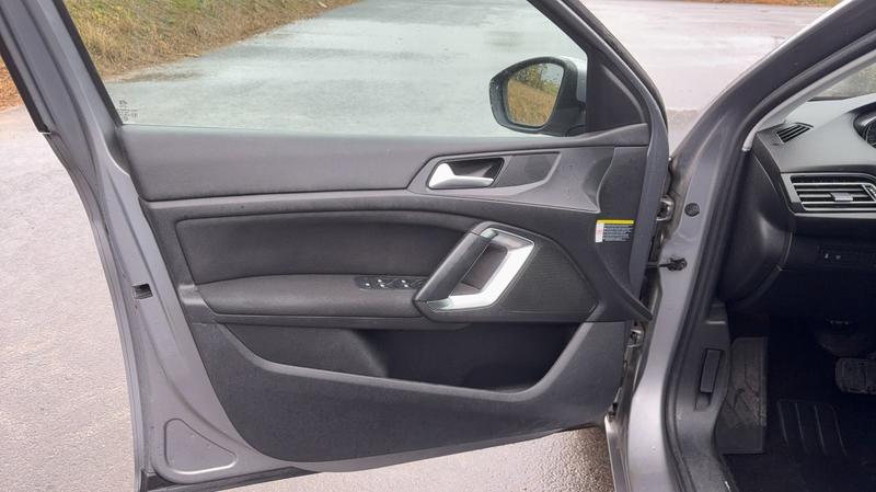 Peugeot 308 II 1.6 BlueHdi 120 Eat6 Allure