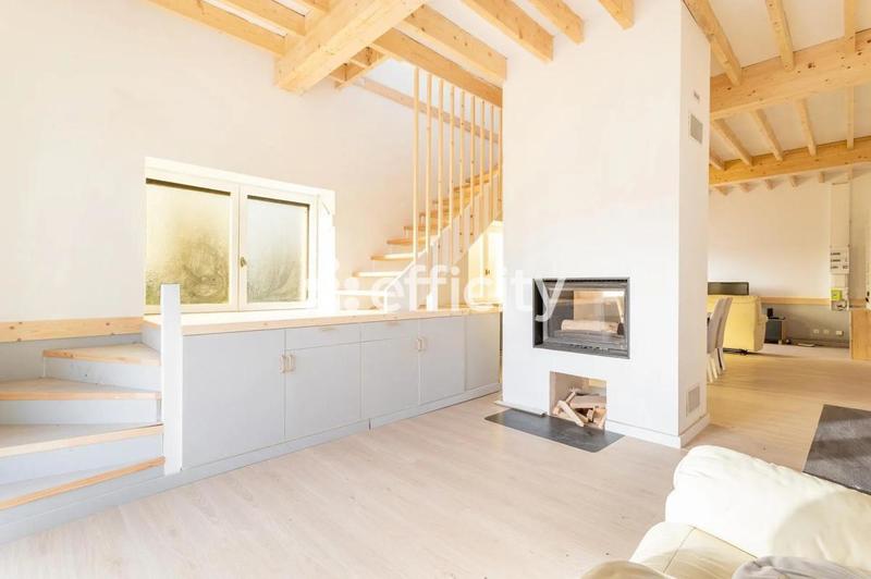 Maison - 152 m² - 8 pièces