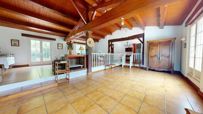 Pavillon - 262 m² - 7 pièces