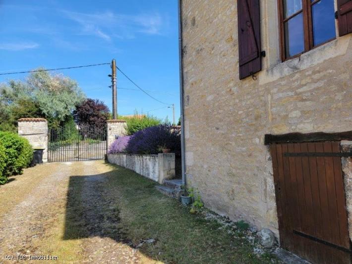 Maison en pierre - 177 m² - 5 pièces