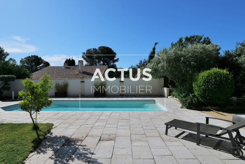 Maison - 227 m² - 10 pièces