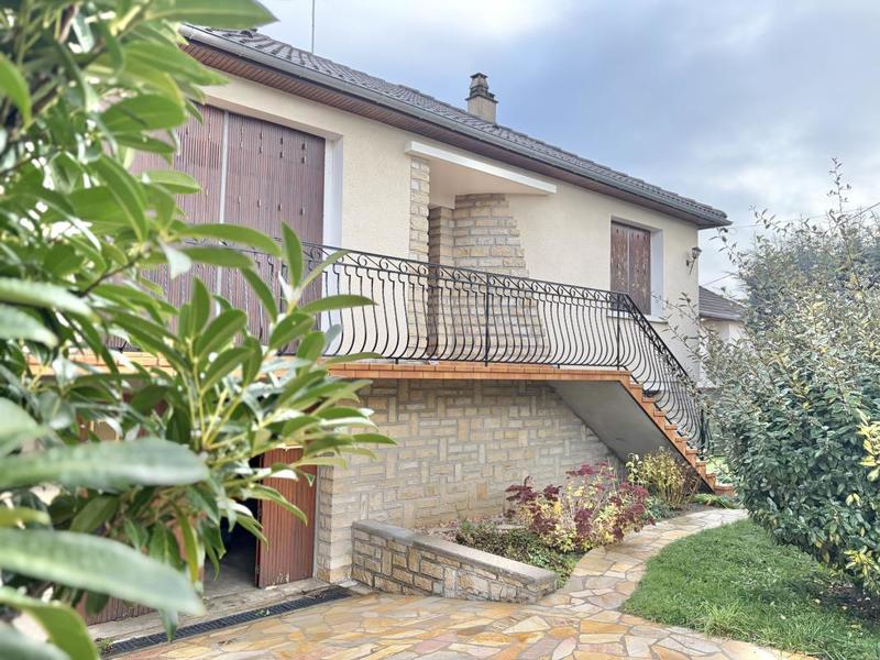 Maison - 80 m² - 5 pièces