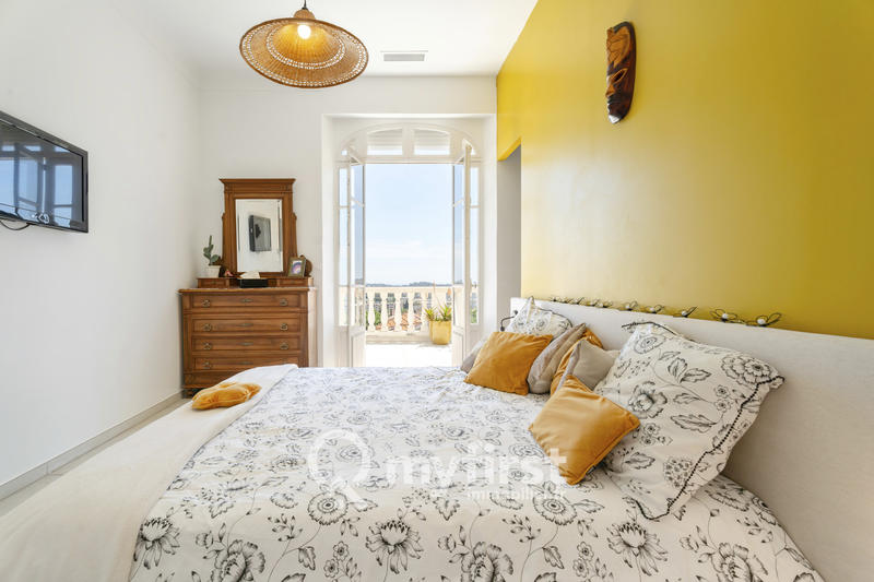 Maison - 207 m² - 6 pièces