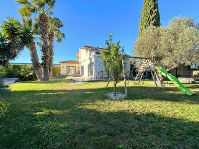 Maison - 240 m² - 7 pièces