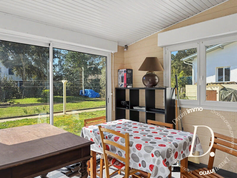 Maison - 204 m² - 7 pièces