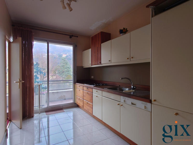 Appartement - 95 m² - 3 pièces