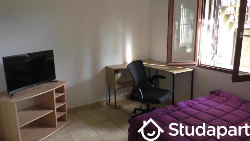 Chambre - 10 m² - 1 pièce