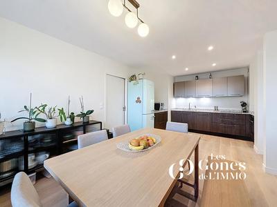 Appartement - 100 m² - 4 pièces