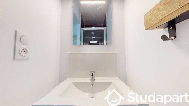 Chambre - 13 m² - 1 pièce