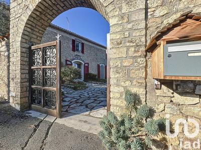 Maison - 230 m² - 9 pièces