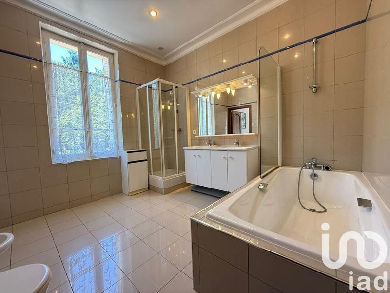 Maison - 440 m² - 14 pièces