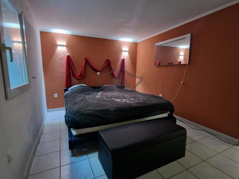 Maison - 320 m² - 9 pièces