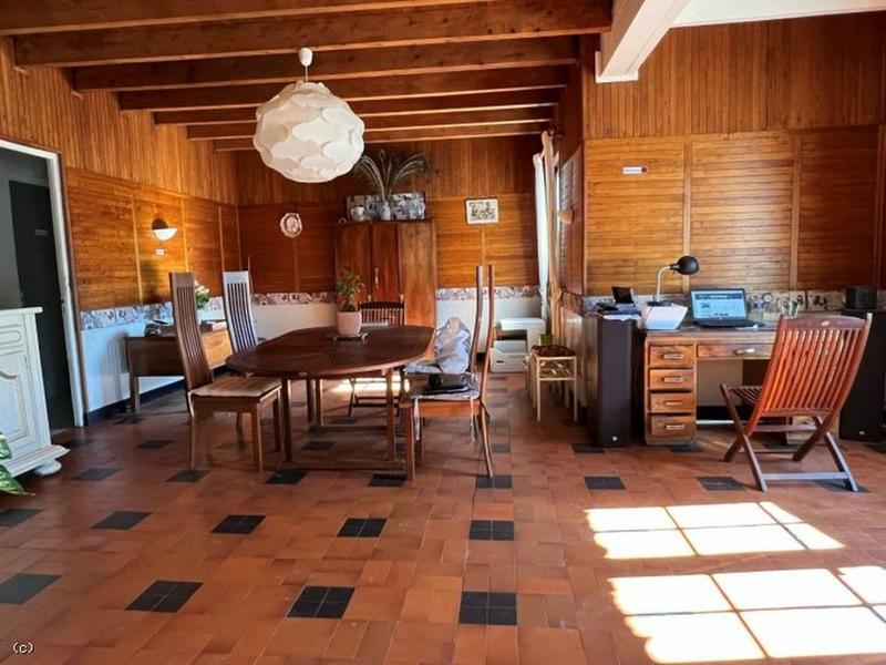 Maison chambre d'hôtes - 370 m² - 13 pièces