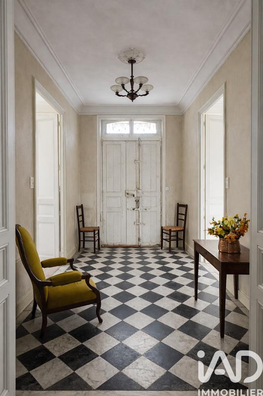 Maison - 469 m² - 15 pièces