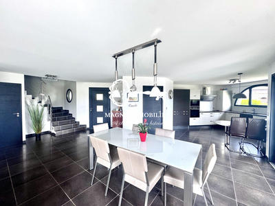 Villa - 185 m² - 6 pièces