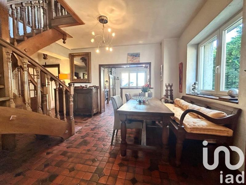 Maison - 213 m² - 7 pièces