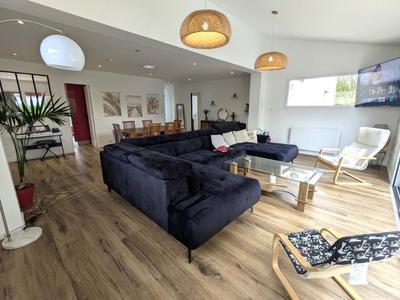 Maison - 140 m² - 7 pièces