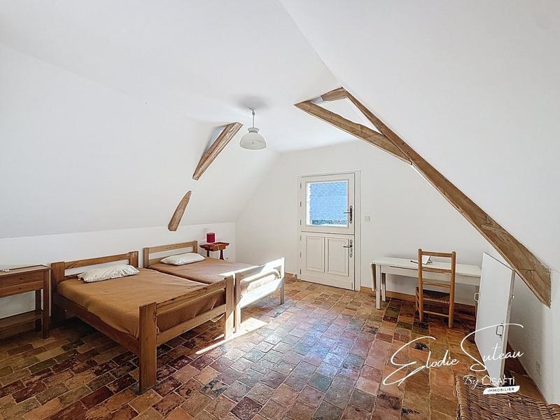 Maison - 270 m² - 10 pièces