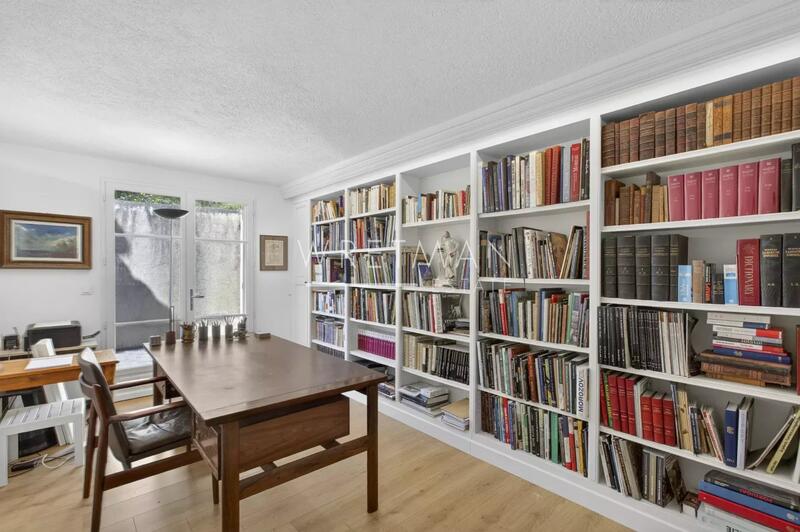 Maison - 353 m² - 9 pièces