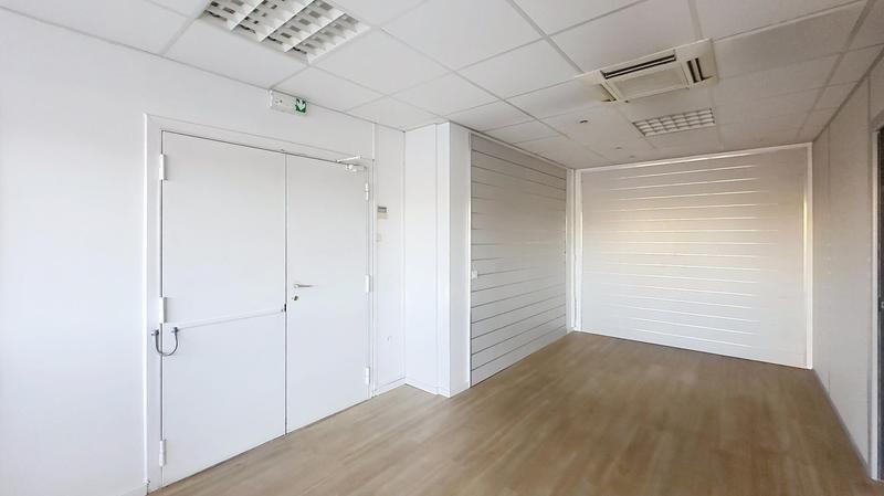 Local commercial - 280 m² - 8 pièces