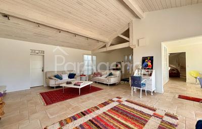 Maison - 204 m² - 5 pièces