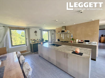 Moulin - 390 m² - 9 pièces