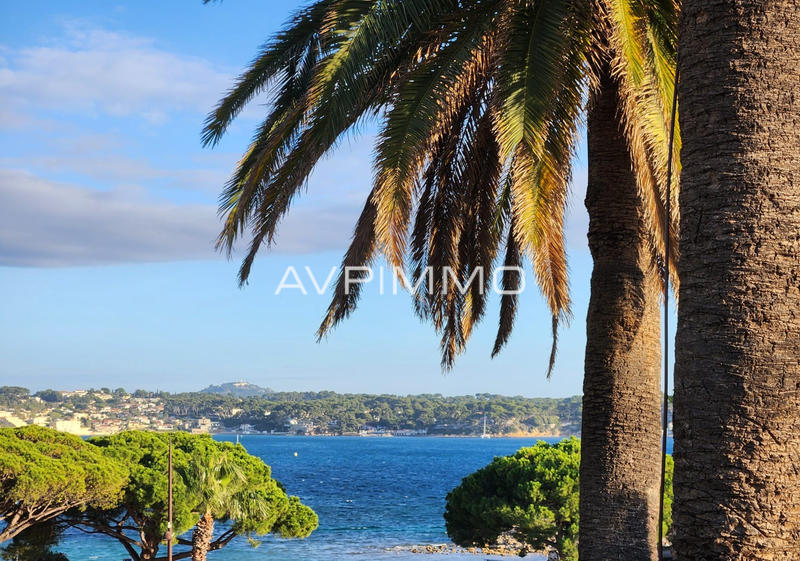 Maison - 240 m² - 7 pièces