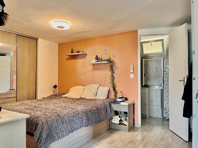 Propriété - 213 m² - 9 pièces