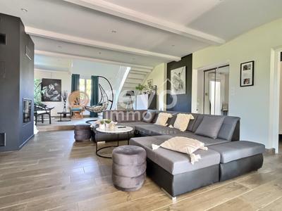 Maison - 190 m² - 6 pièces