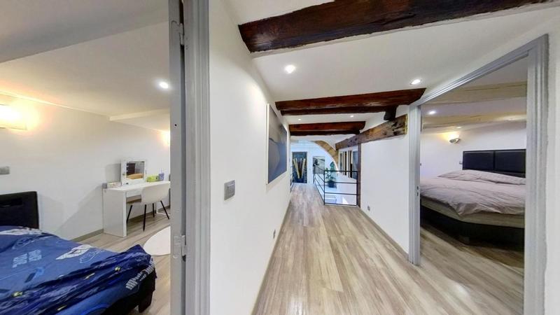 Loft - 151 m² - 5 pièces
