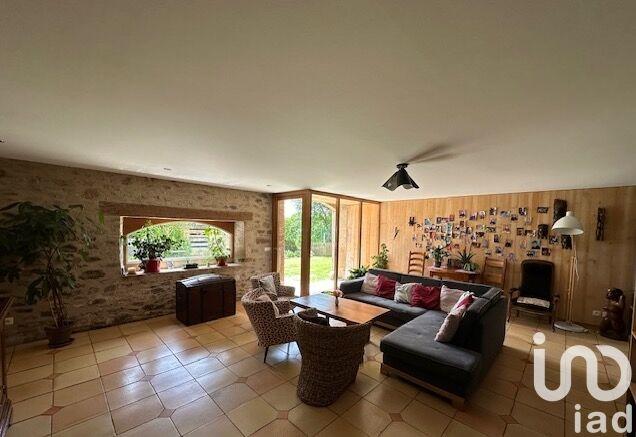 Maison - 300 m² - 9 pièces