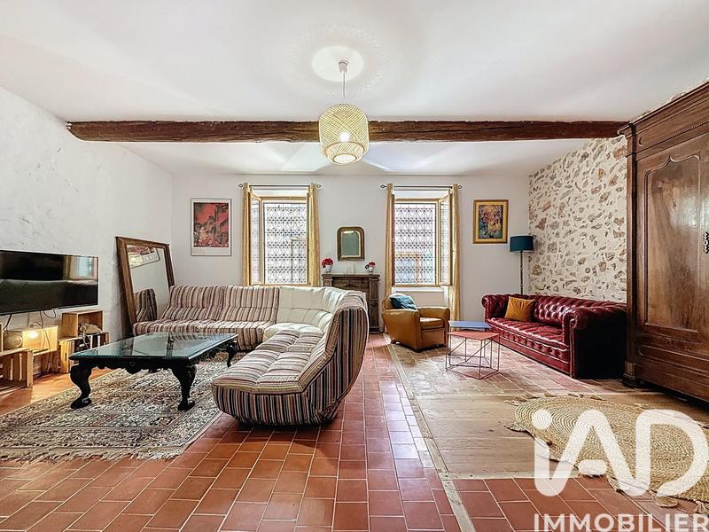 Maison - 225 m² - 9 pièces