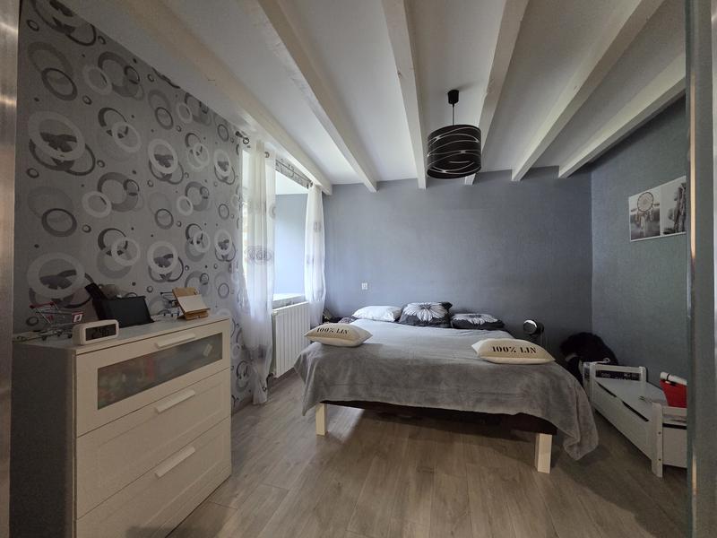 Maison - 222 m² - 7 pièces