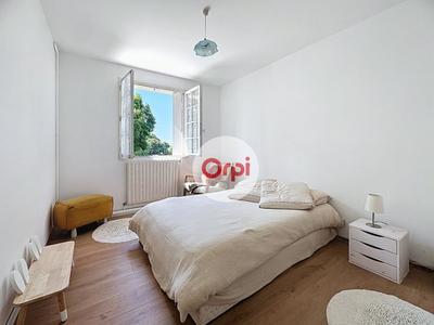 Maison - 180 m² - 9 pièces