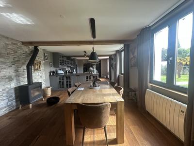 Maison - 170 m² - 5 pièces