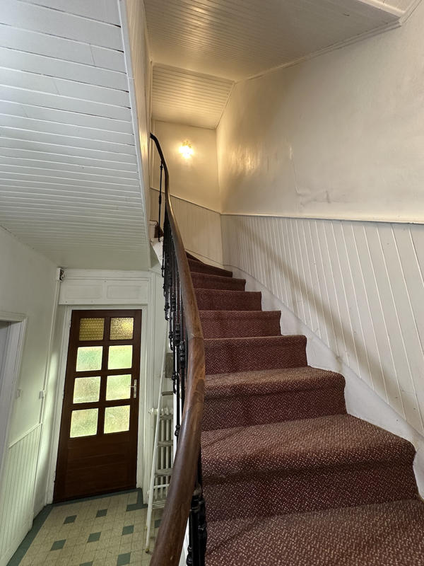 Maison - 240 m² - 12 pièces