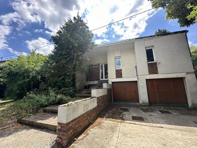 Maison traditionnelle - 160 m² - 4 pièces