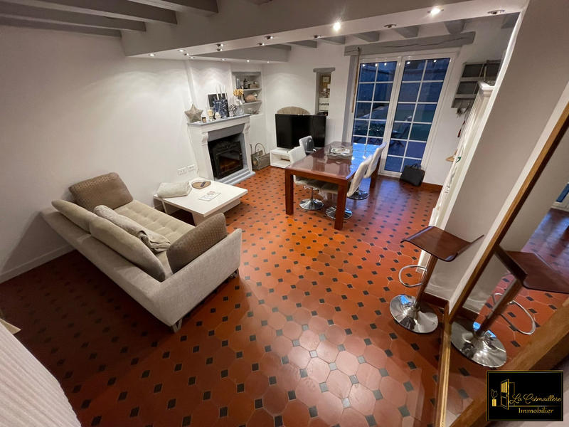 Maison ancienne - 170 m² - 3 pièces