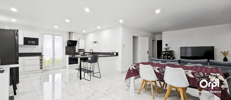 Maison - 90 m² - 4 pièces