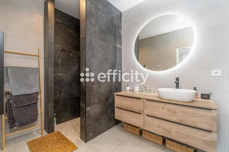 Maison - 106 m² - 6 pièces